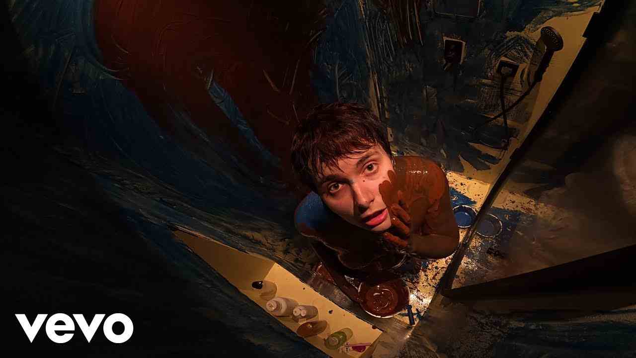 ROSSO COME IL FANGO Lyrics English Translation - Madame